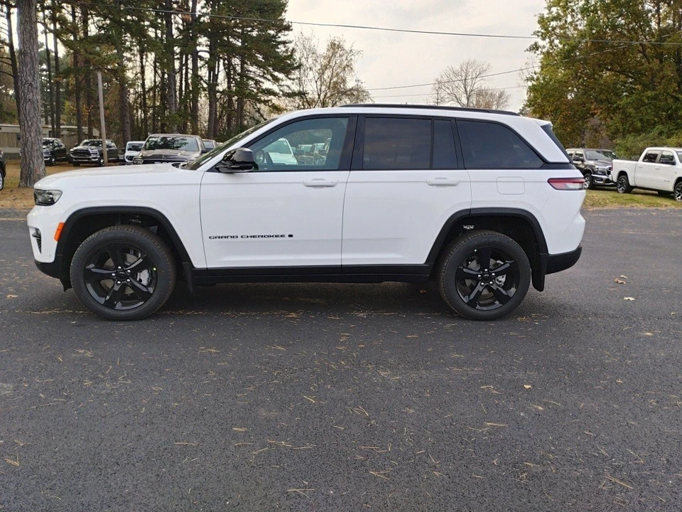 2025 Jeep WL Grand Cherokee - Image 8 of 12
