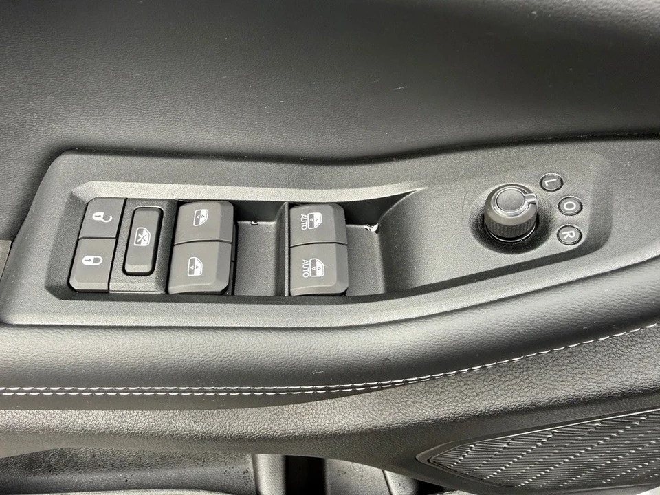 2025 Jeep WL Grand Cherokee - Image 14 of 21