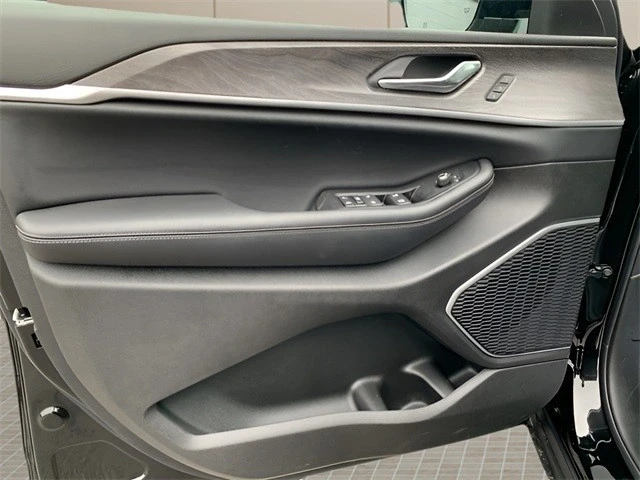 2025 Jeep WL Grand Cherokee - Image 16 of 21