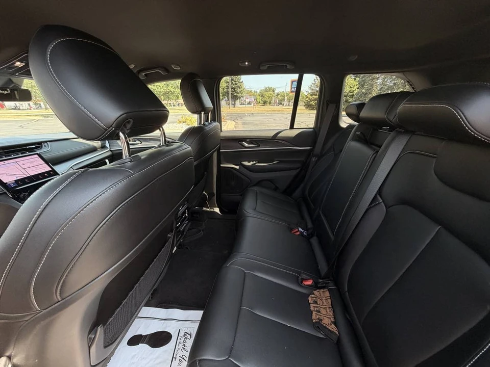 2025 Jeep WL Grand Cherokee - Image 13 of 24