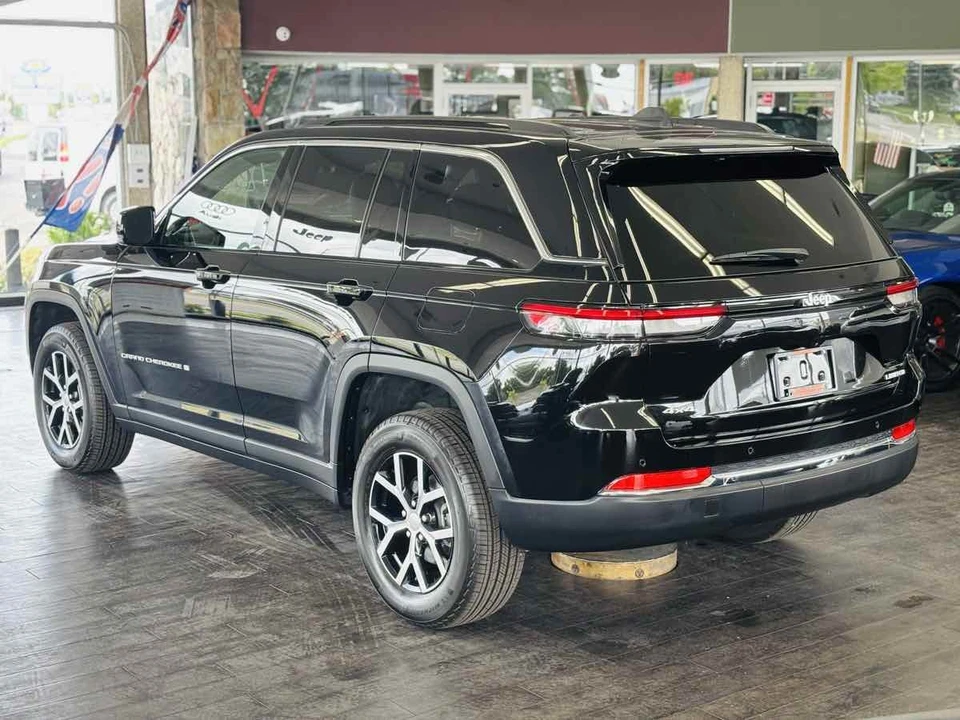 2025 Jeep WL Grand Cherokee - Image 14 of 31