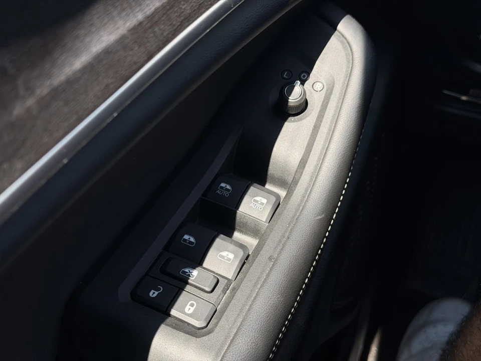 2025 Jeep WL Grand Cherokee - Image 19 of 24