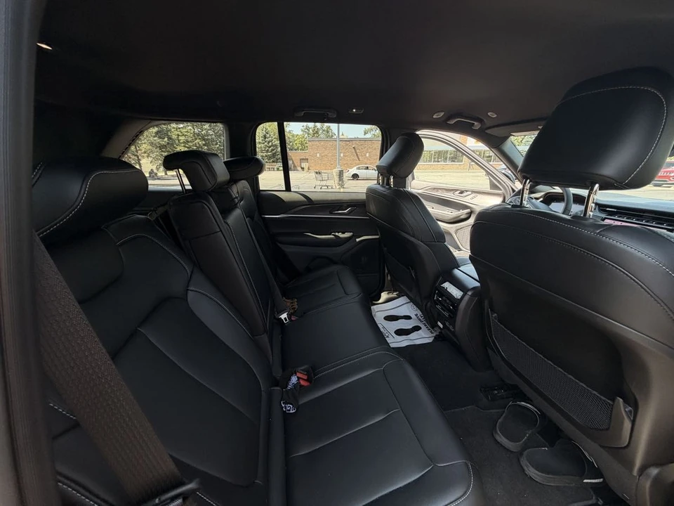 2025 Jeep WL Grand Cherokee - Image 14 of 24