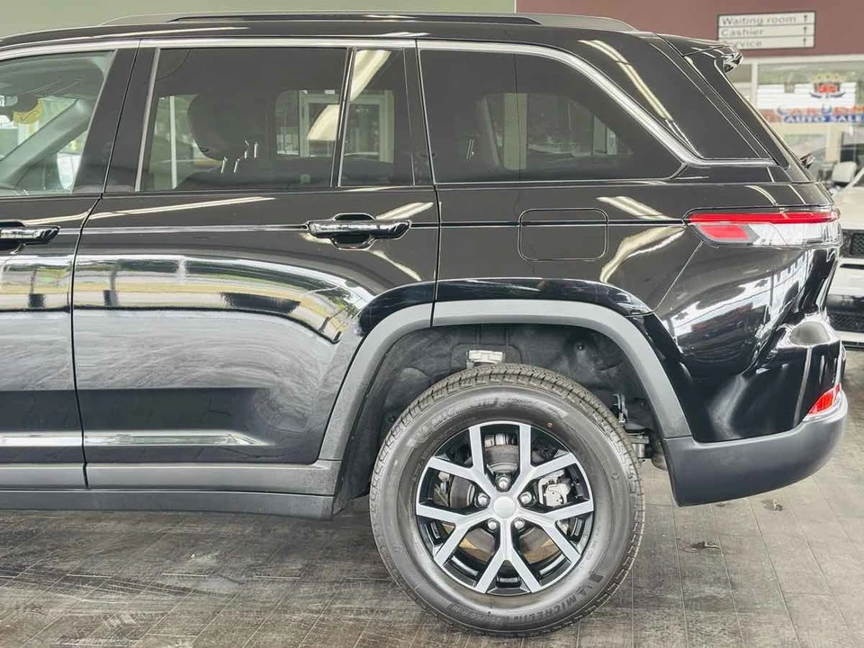 2025 Jeep WL Grand Cherokee - Image 15 of 31