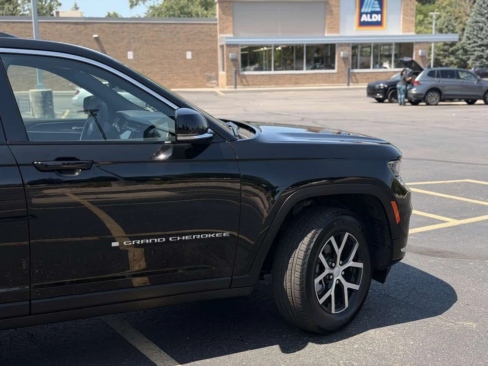 2025 Jeep WL Grand Cherokee - Image 4 of 24