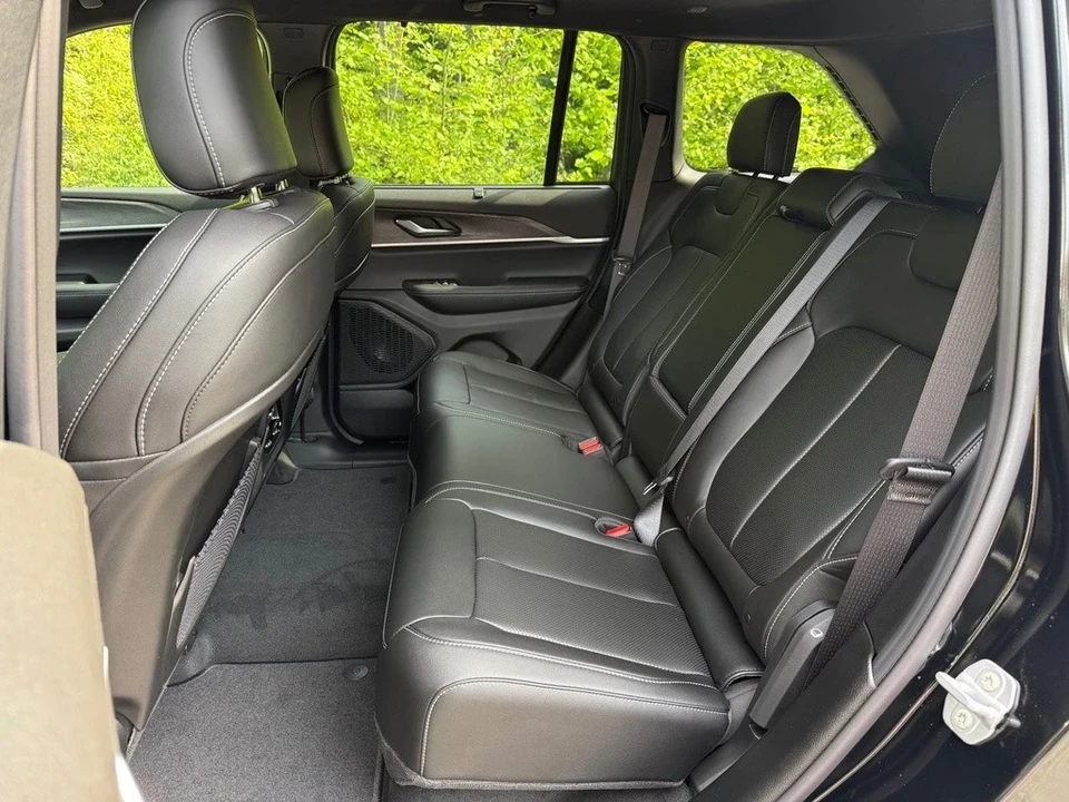 2025 Jeep WL Grand Cherokee - Image 15 of 21