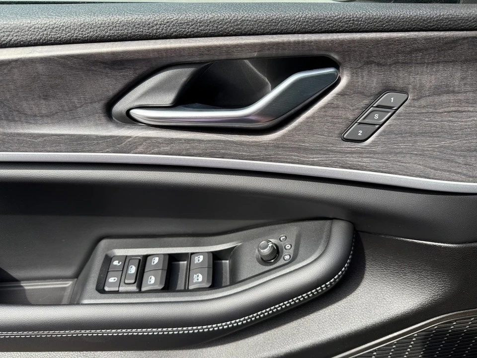 2025 Jeep WL Grand Cherokee - Image 13 of 21
