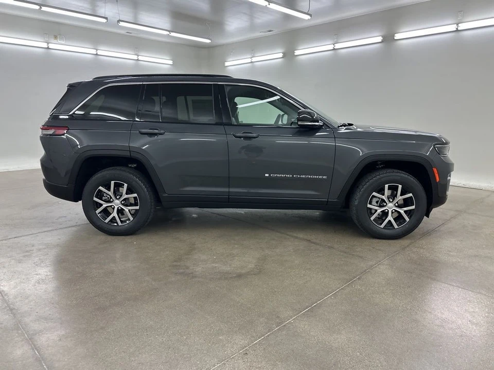 2025 Jeep WL Grand Cherokee - Image 12 of 12