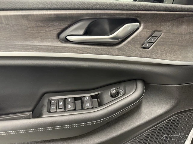 2025 Jeep KL Cherokee - Image 11 of 12