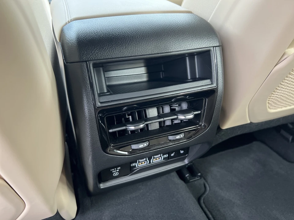 2025 Jeep WL Grand Cherokee - Image 14 of 31