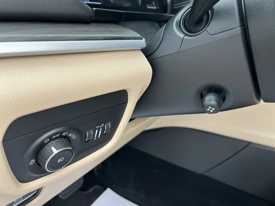 2025 Jeep WL Grand Cherokee - Image 21 of 31