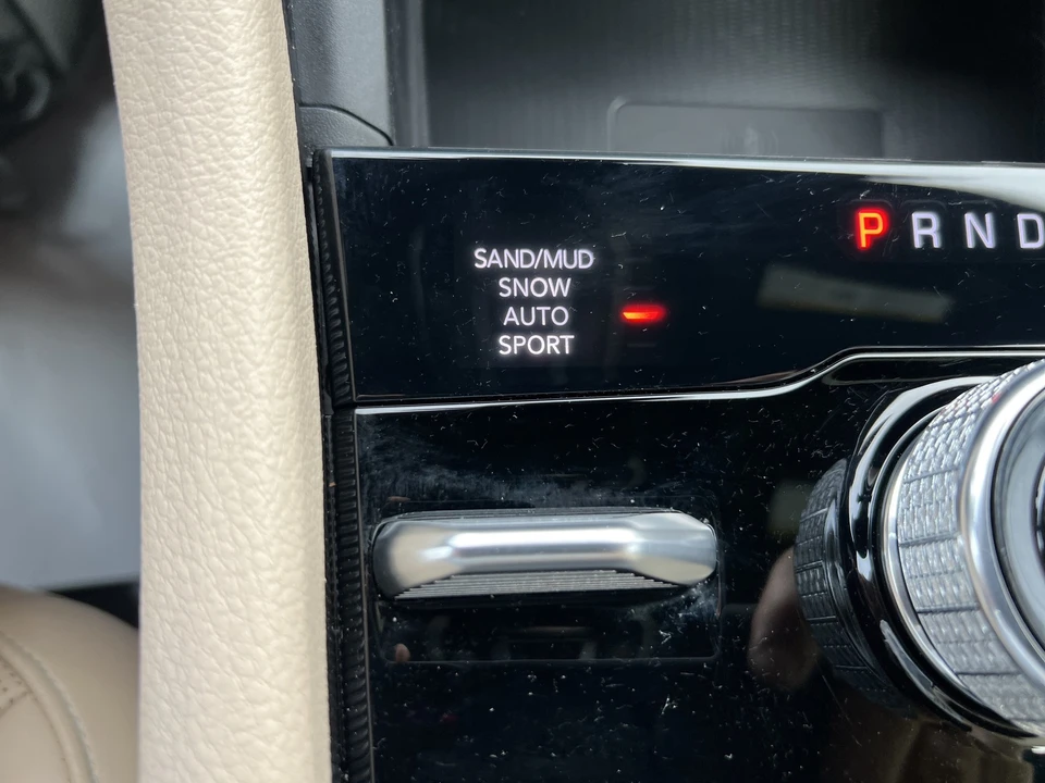 2025 Jeep WL Grand Cherokee - Image 28 of 31