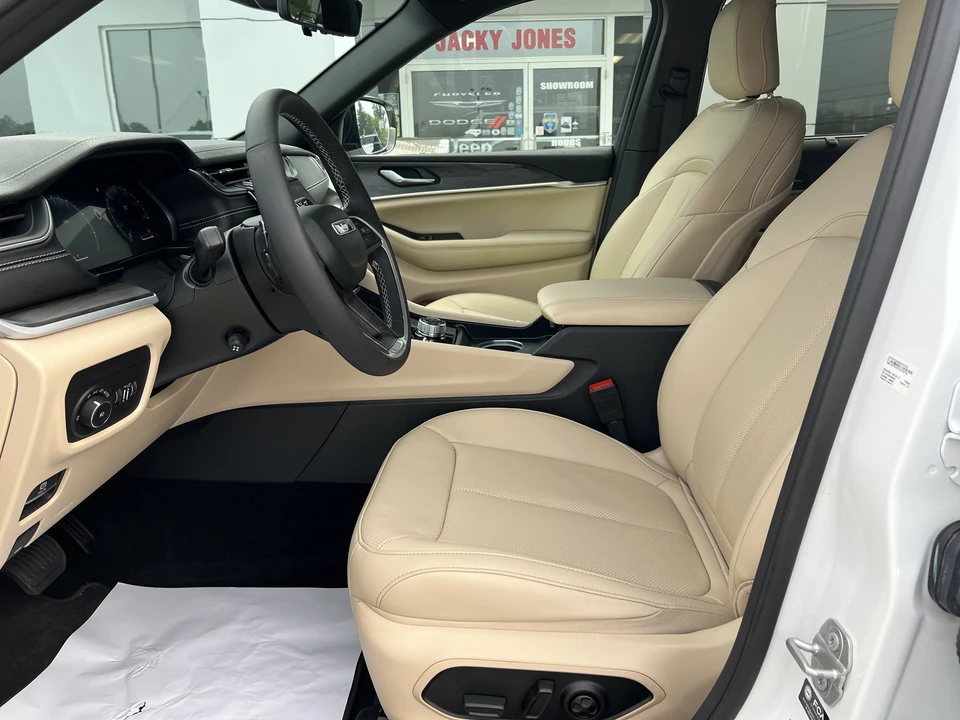 2025 Jeep WL Grand Cherokee - Image 19 of 31