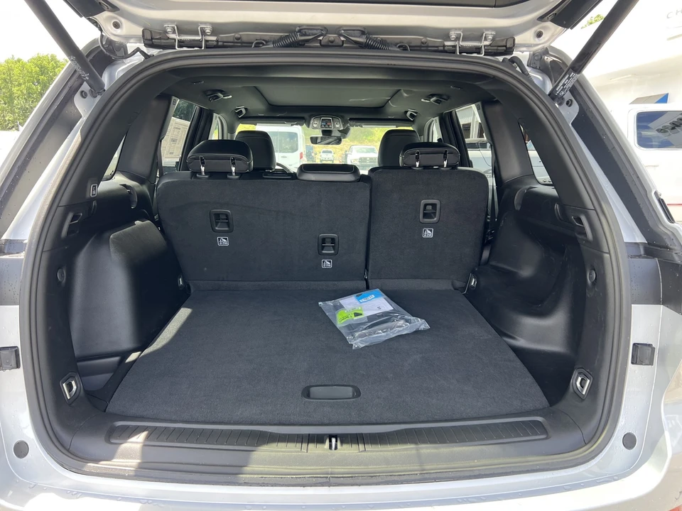 2025 Jeep WL Grand Cherokee - Image 10 of 31