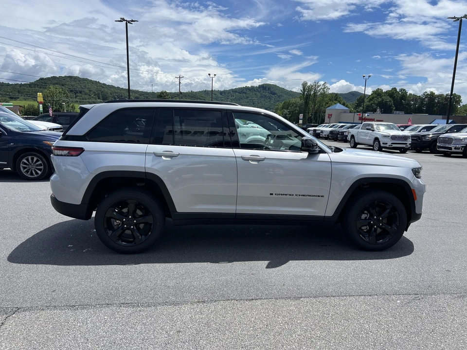 2025 Jeep WL Grand Cherokee - Image 4 of 31