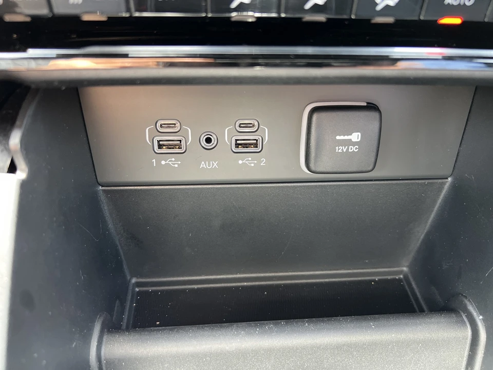 2025 Jeep WL Grand Cherokee - Image 24 of 31