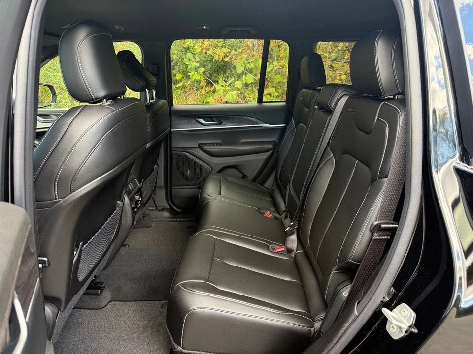 2025 Jeep WL Grand Cherokee - Image 16 of 21