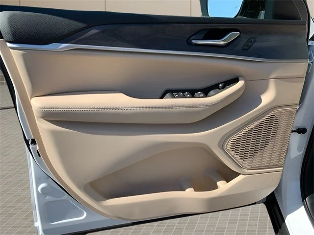 2025 Jeep WL Grand Cherokee - Image 16 of 21