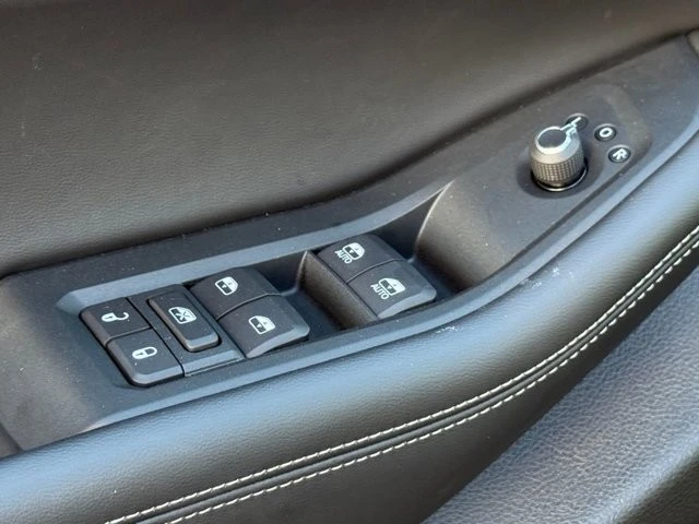 2025 Jeep WL Grand Cherokee - Image 11 of 12