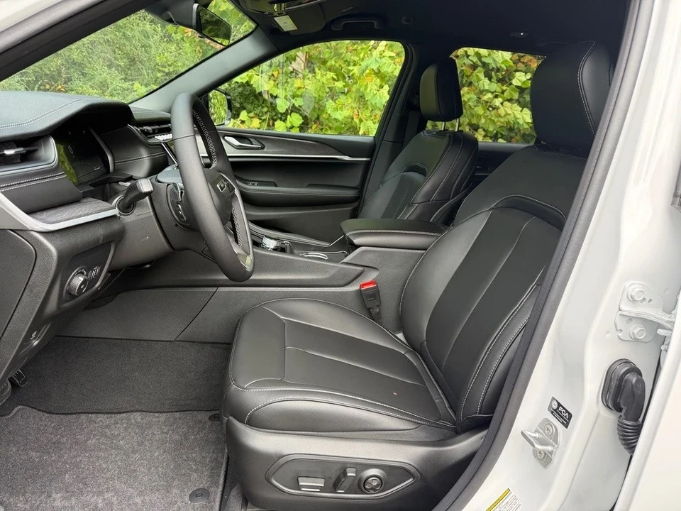 2025 Jeep WL Grand Cherokee - Image 12 of 12