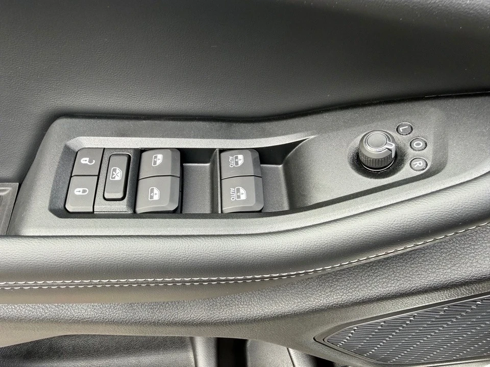 2025 Jeep WL Grand Cherokee - Image 14 of 21