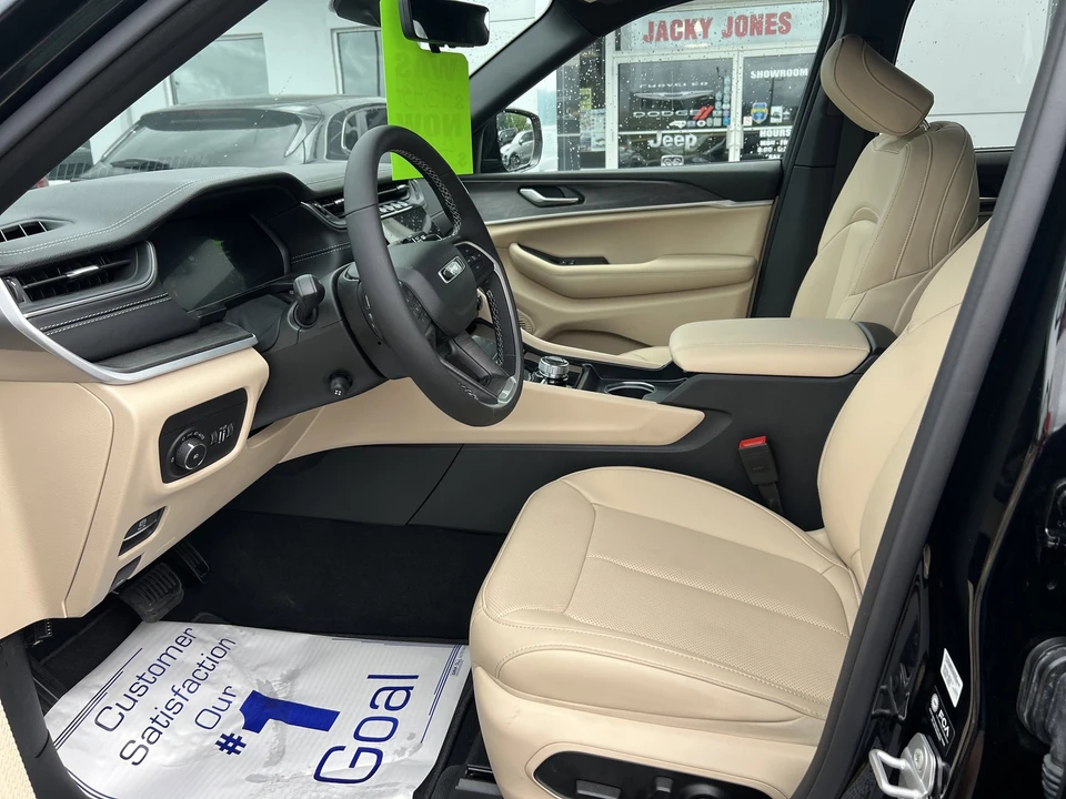 2025 Jeep WL Grand Cherokee - Image 18 of 31
