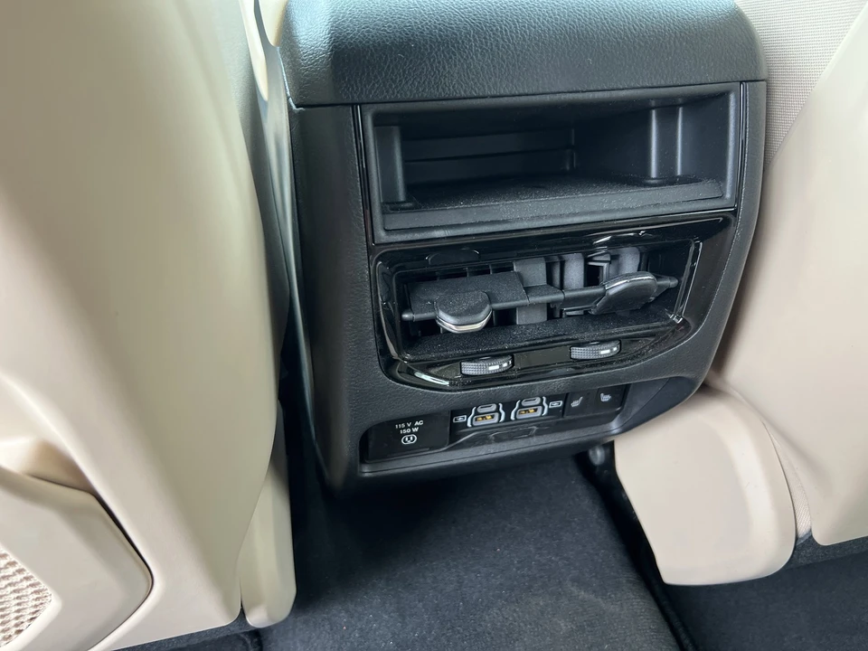 2025 Jeep WL Grand Cherokee - Image 14 of 31