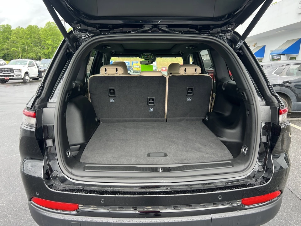 2025 Jeep WL Grand Cherokee - Image 10 of 31