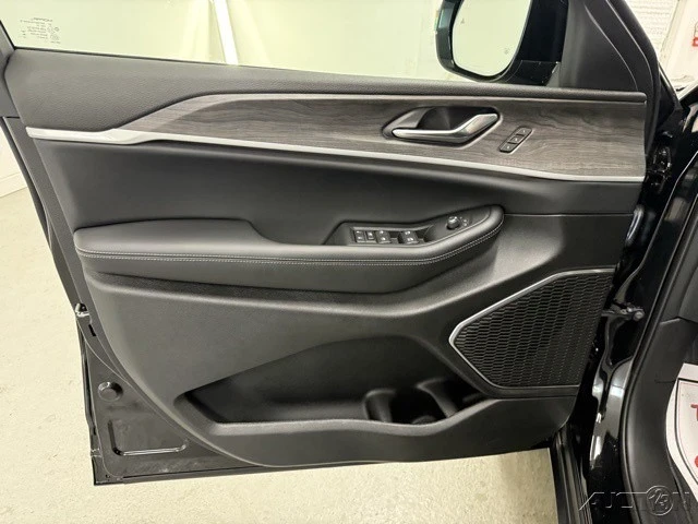 2025 Jeep WL Grand Cherokee - Image 12 of 12