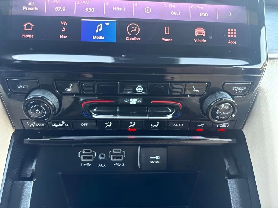 2025 Jeep WL Grand Cherokee - Image 16 of 31