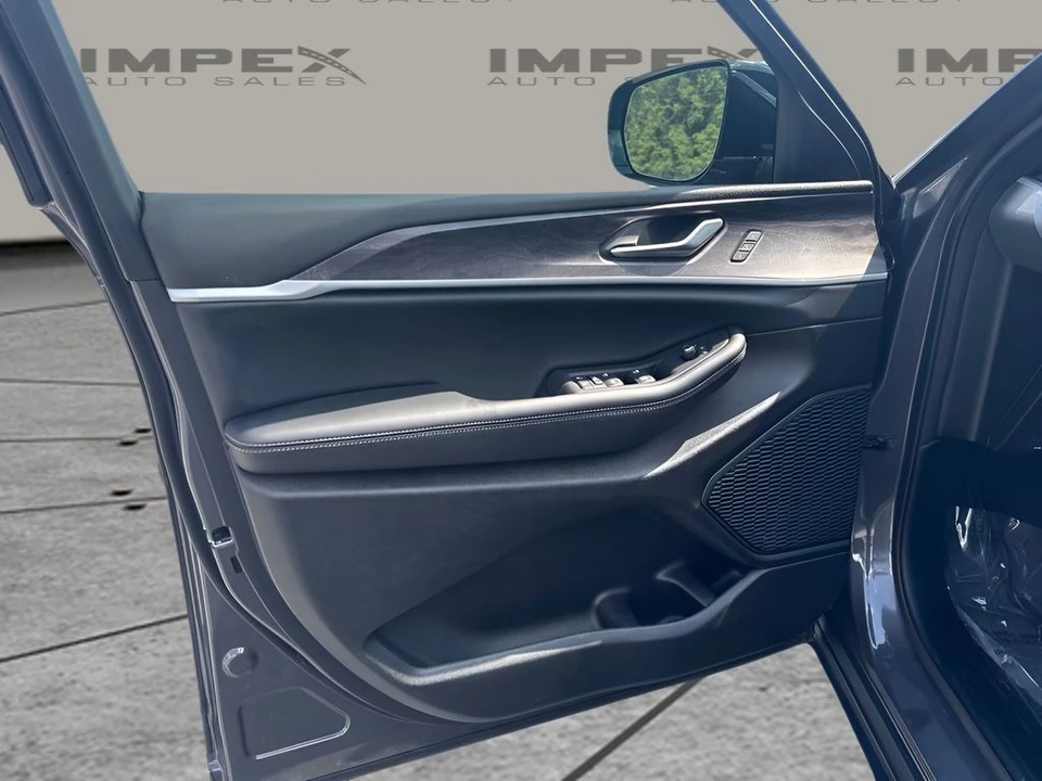 2025 Jeep WL Grand Cherokee - Image 24 of 31