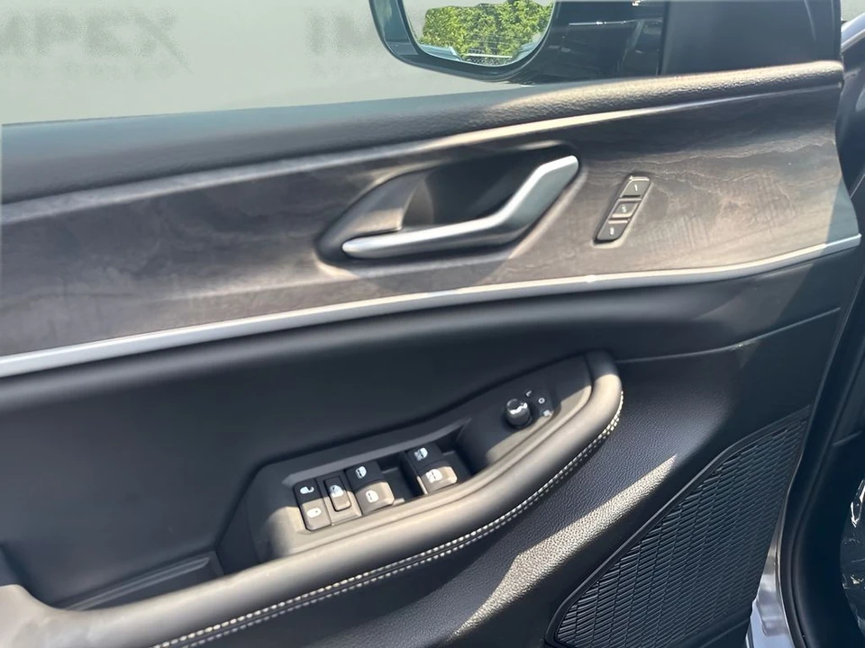 2025 Jeep WL Grand Cherokee - Image 25 of 31