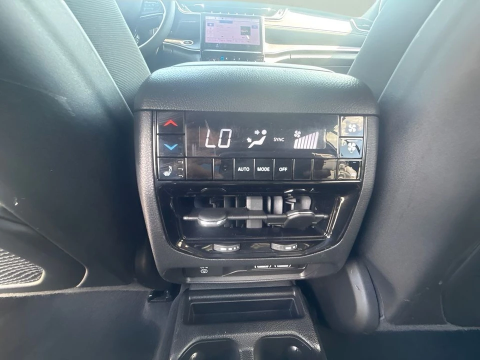 2025 Jeep WL Grand Cherokee - Image 12 of 31