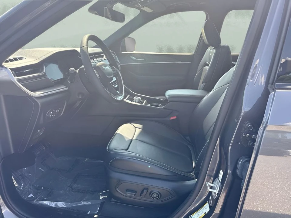2025 Jeep WL Grand Cherokee - Image 9 of 31