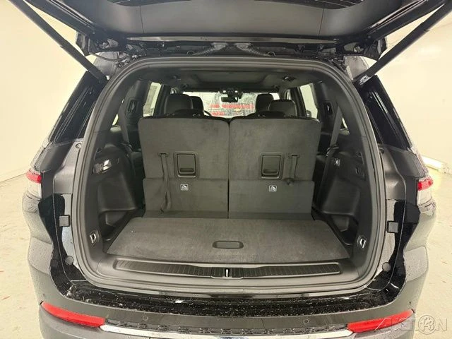 2025 Jeep WL Grand Cherokee - Image 8 of 12