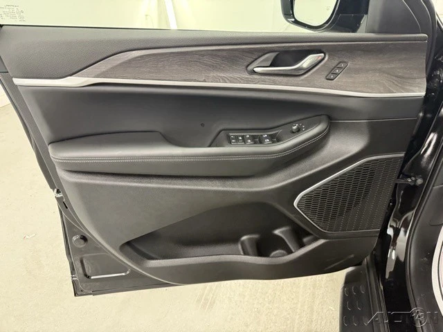 2025 Jeep WL Grand Cherokee - Image 12 of 12