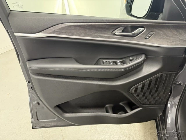 2025 Jeep WL Grand Cherokee - Image 10 of 12