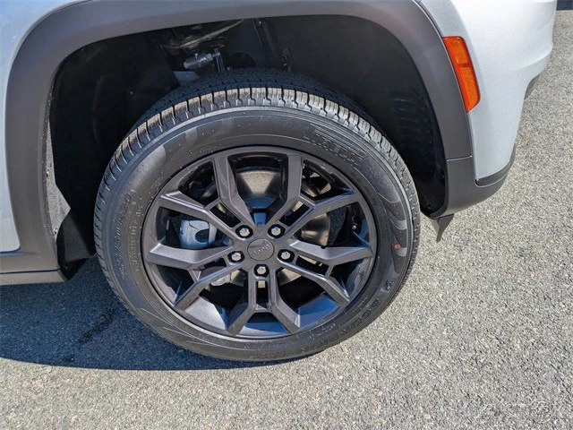 2025 Jeep WL Grand Cherokee - Image 11 of 12