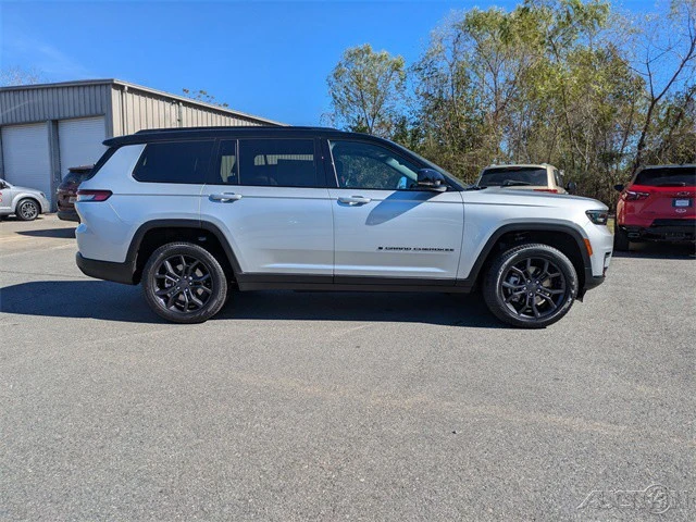 2025 Jeep WL Grand Cherokee - Image 3 of 12