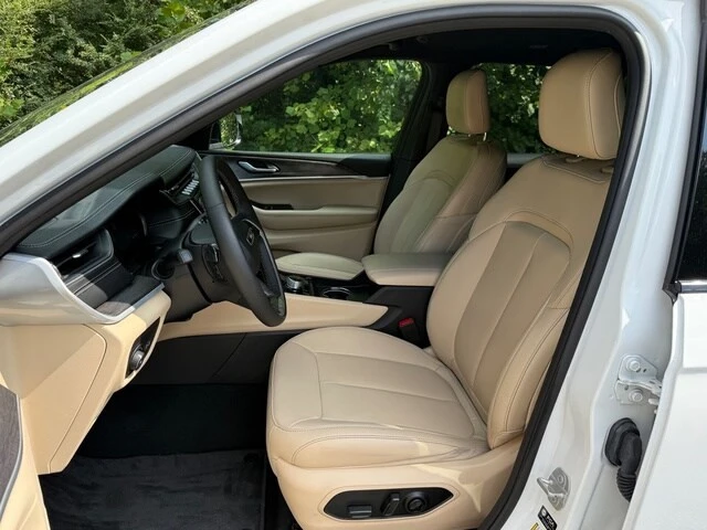 2025 Jeep WL Grand Cherokee - Image 11 of 31