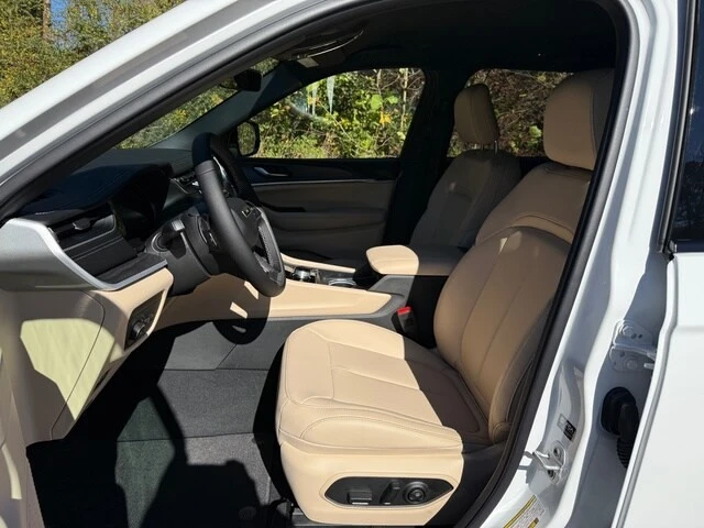 2025 Jeep WL Grand Cherokee - Image 12 of 21