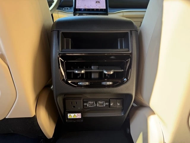 2025 Jeep WL Grand Cherokee - Image 17 of 21