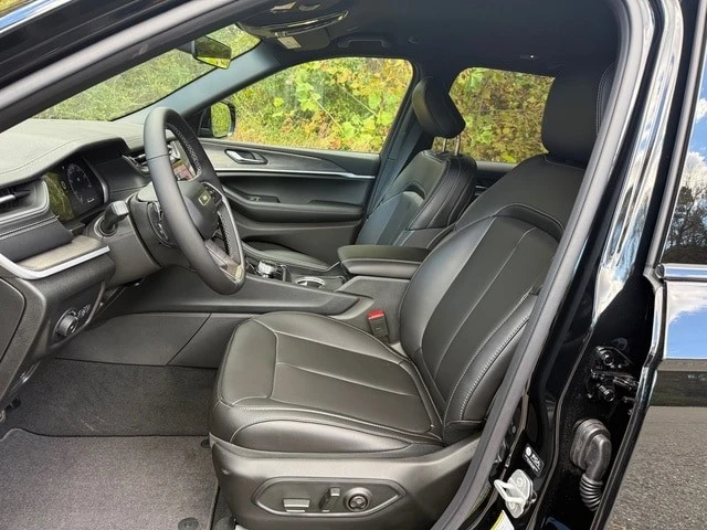 2025 Jeep WL Grand Cherokee - Image 12 of 21