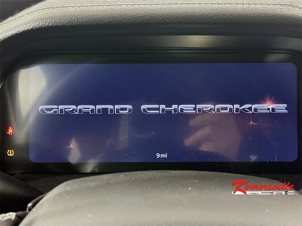 2025 Jeep KL Cherokee - Image 11 of 21
