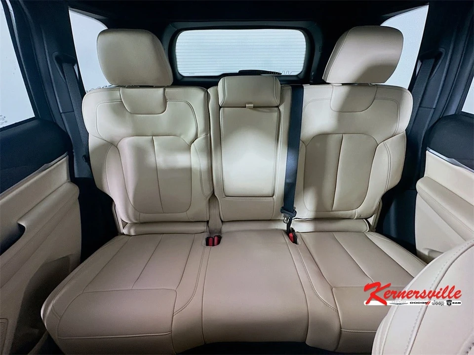 2025 Jeep KL Cherokee - Image 10 of 21