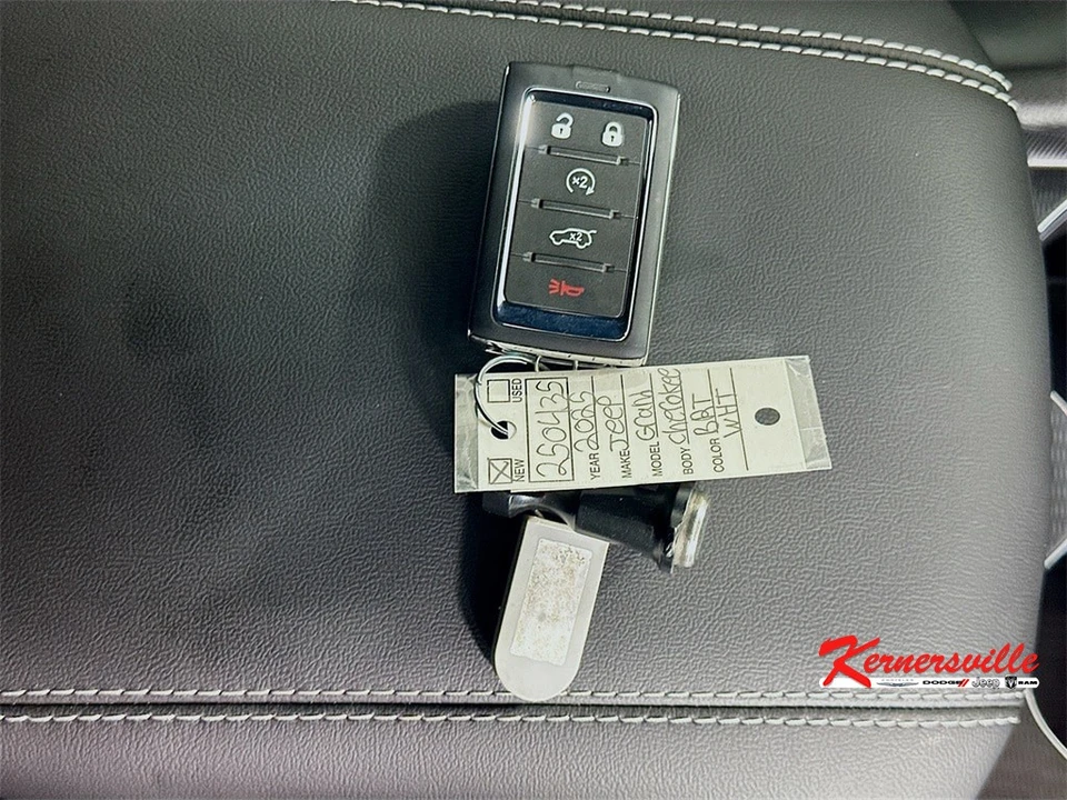 2025 Jeep KL Cherokee - Image 20 of 21