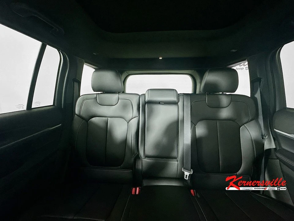 2025 Jeep WL Grand Cherokee - Image 10 of 12