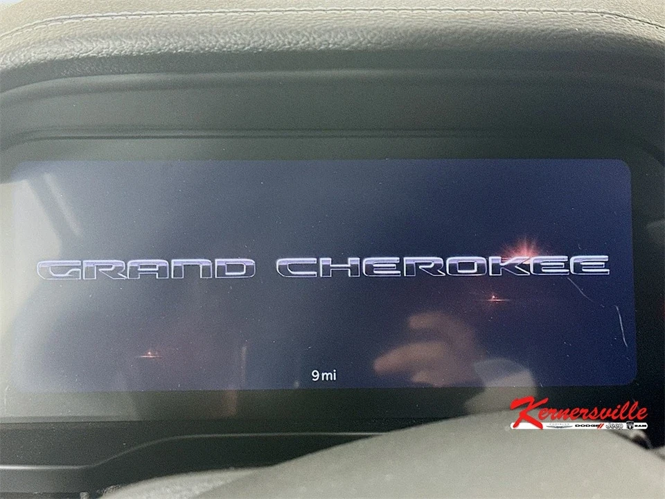 2025 Jeep WL Grand Cherokee - Image 11 of 21