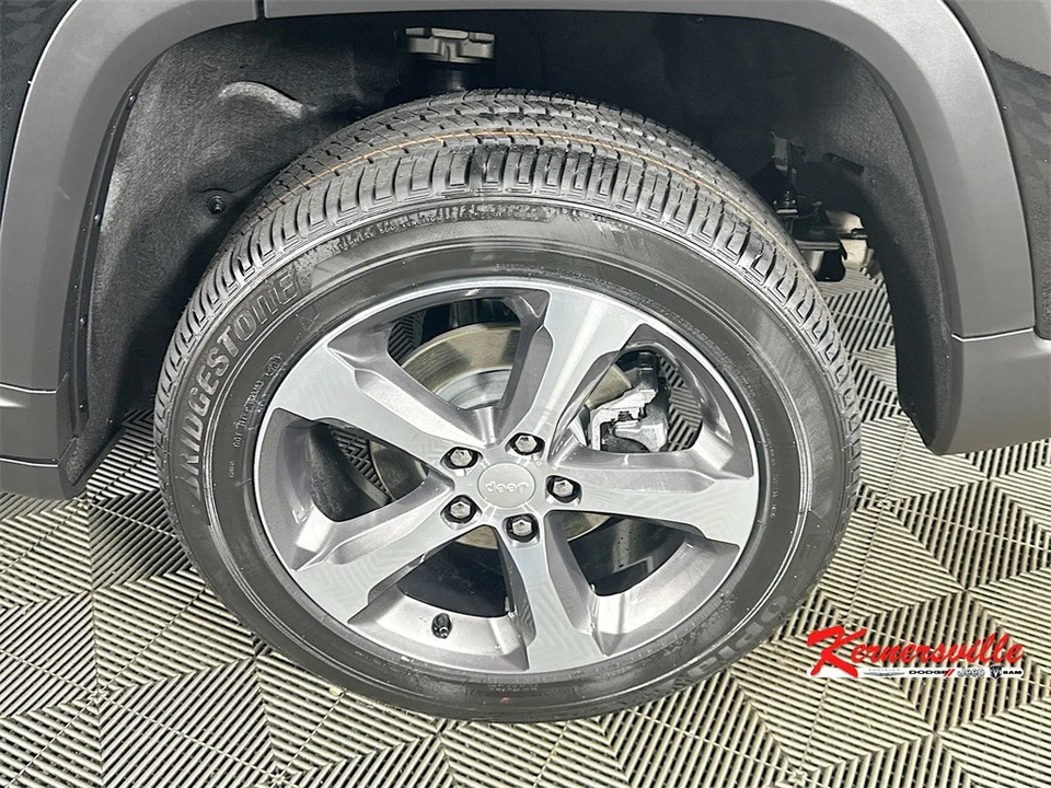2025 Jeep WL Grand Cherokee - Image 17 of 21