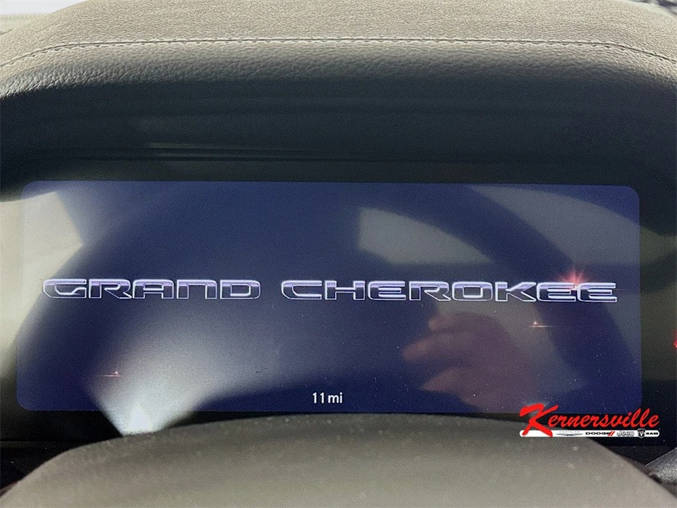 2025 Jeep WL Grand Cherokee - Image 11 of 21